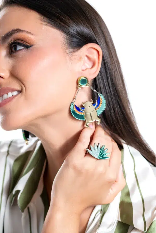 Anillo Dalia verde + Pendientes Escarabajo